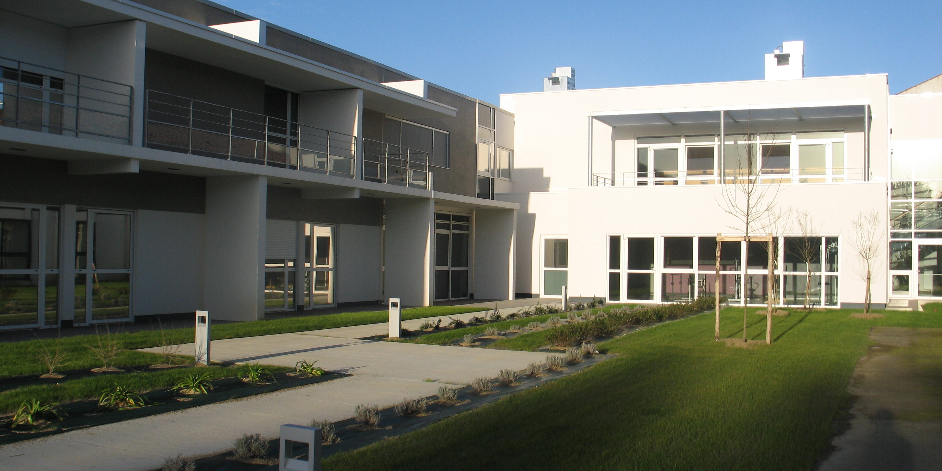 Chemin de la cour intérieure de l'hôpital de Noirmoutier